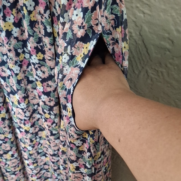 Lane Bryant  Women's Navy Dress with Floral Accents Size 22/24 - Picture 6 of 9